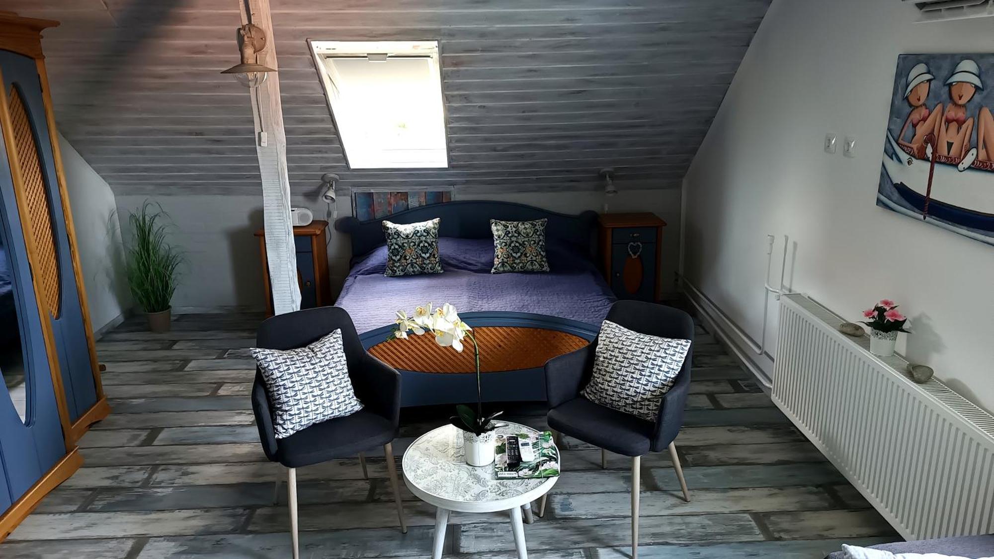 T.H.Ny Village Inn Cottage Tihany Esterno foto